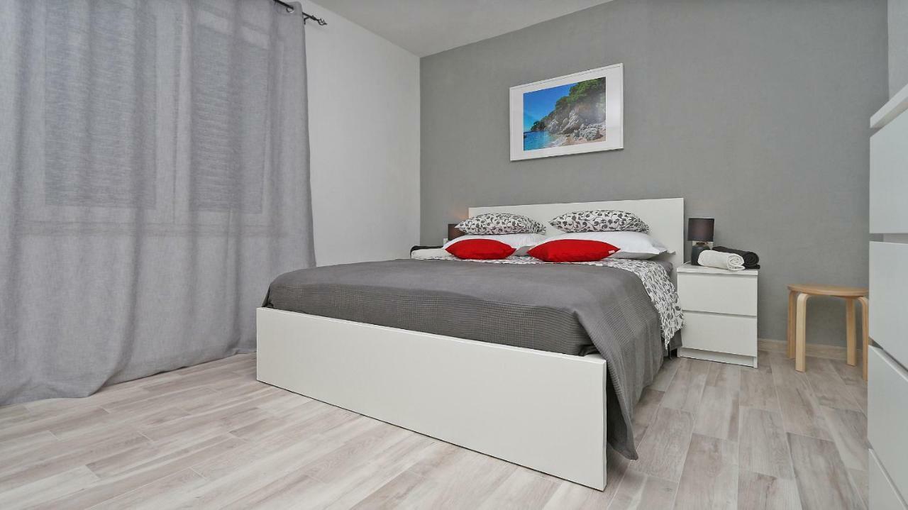 Modern Apartments Iva Makarska Exterior foto